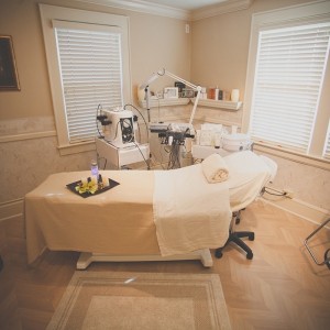 relaxing-facial-room2